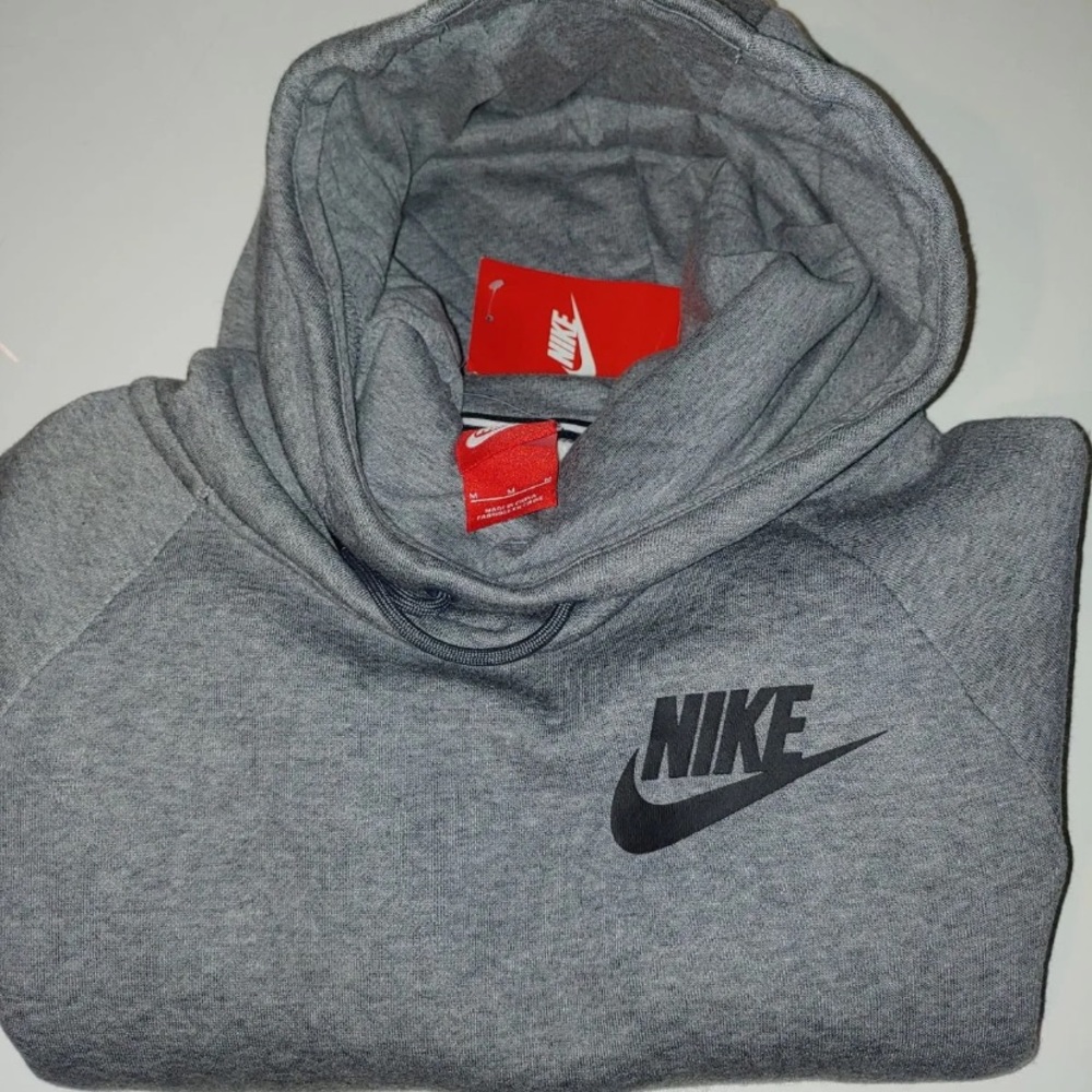 NWT Women’s Nike Hoodie Medium